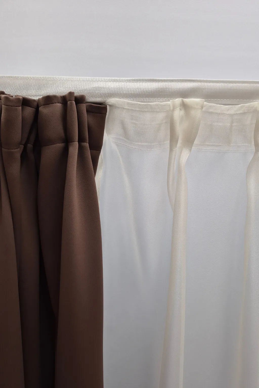 Liliána ekrü fényáteresztő függöny 300 cm - Kép 3